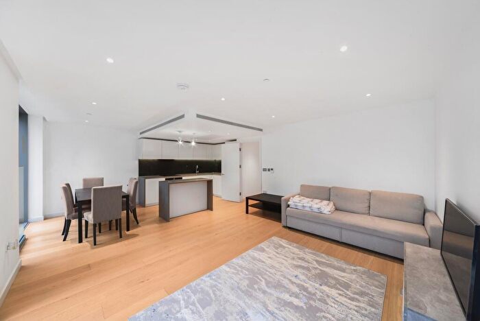 2 Bedroom Flat To Rent In Landmark Pinnacle, Marsh Wall, E14