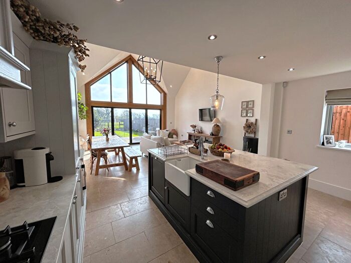 3 Bedroom Farmhouse For Sale In Lady Gate, Derby, DE74