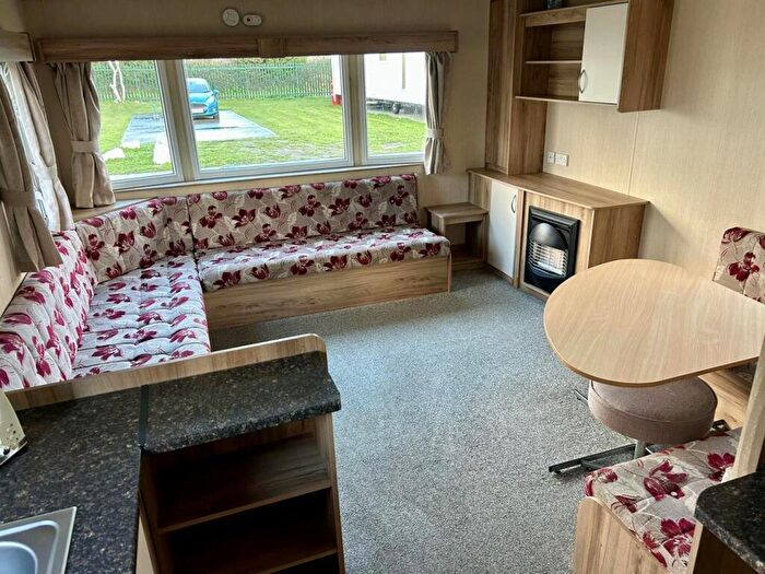 3 Bedroom Mobile Home For Sale In Abi Horizon, Tingdene, NR32