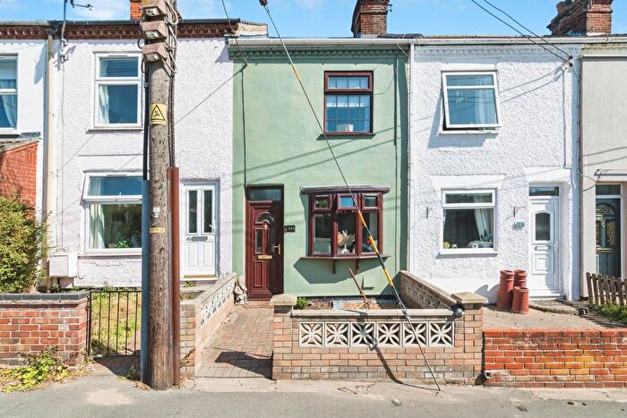 2 Bedroom Terraced House For Sale In Gorleston Road, Lowestoft, NR32