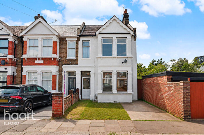 3 Bedroom End Of Terrace House For Sale In Christchurch Road, Ilford, IG1