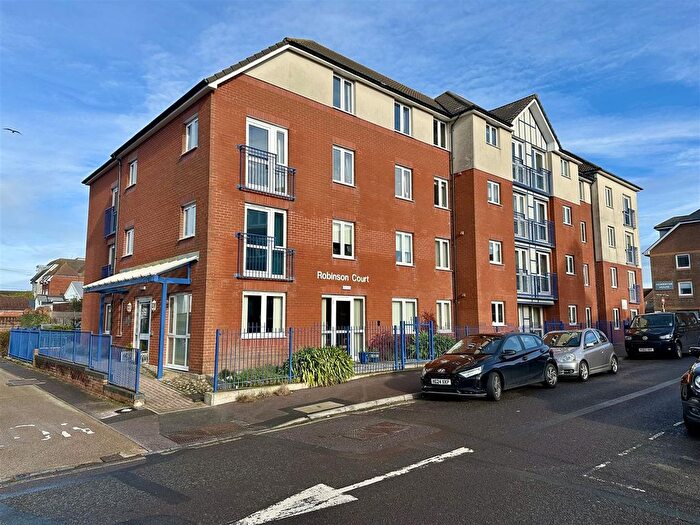 1 Bedroom Flat For Sale In Beach Road, Lee-On-The-Solent, PO13