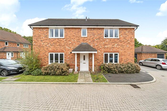 2 Bedroom Maisonette For Sale In Bourne Close, West End, Woking, Surrey, GU24