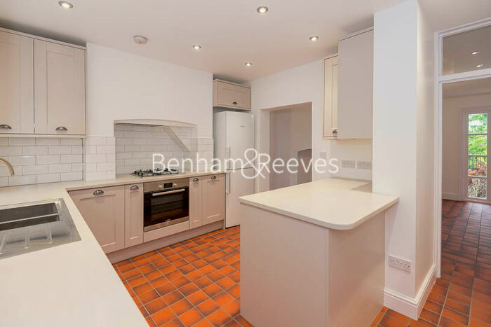 3 Bedroom Terraced House To Rent In Southwood Lane, Highgate, N6