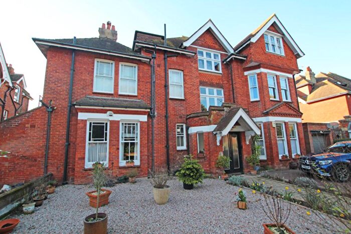3 Bedroom Flat For Sale In Grassington Road, Eastbourne, BN20