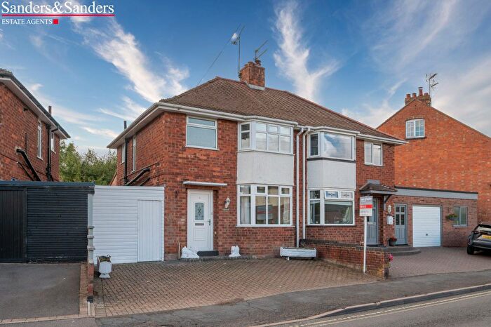 3 Bedroom Semi-Detached House For Sale In School Road, Alcester, B49