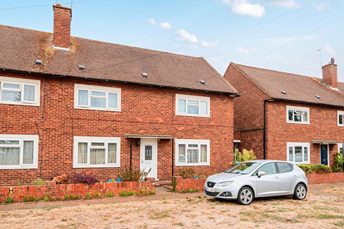 2 Bedroom Maisonette For Sale In Grange Road, West Molesey, KT8