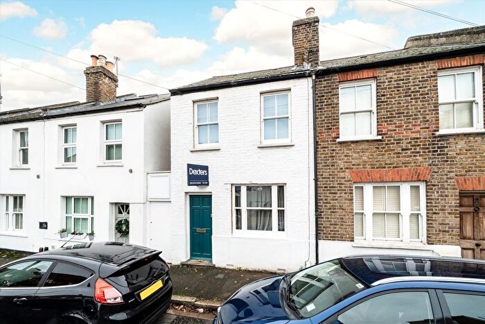 2 Bedroom Property For Sale In Queens Terrace, Old Isleworth, TW7