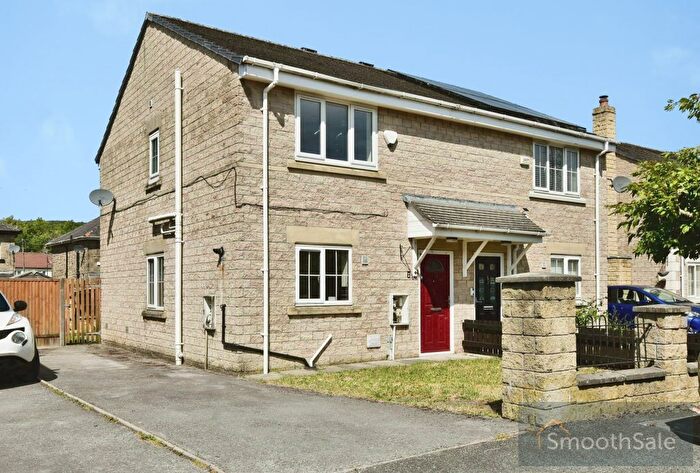 3 Bedroom Semi-detached House For Sale In Mill Pond Avenue, High Peak, SK22