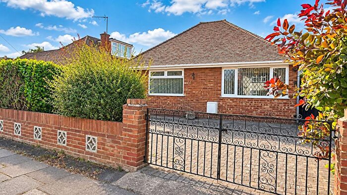 3 Bedroom Detached Bungalow For Sale In Linden Avenue, Herne Bay, CT6