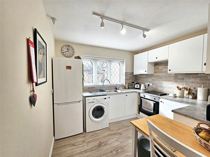 2 Bedroom Apartment For Sale In Spring Meadows, Midhurst, West Sussex, GU29