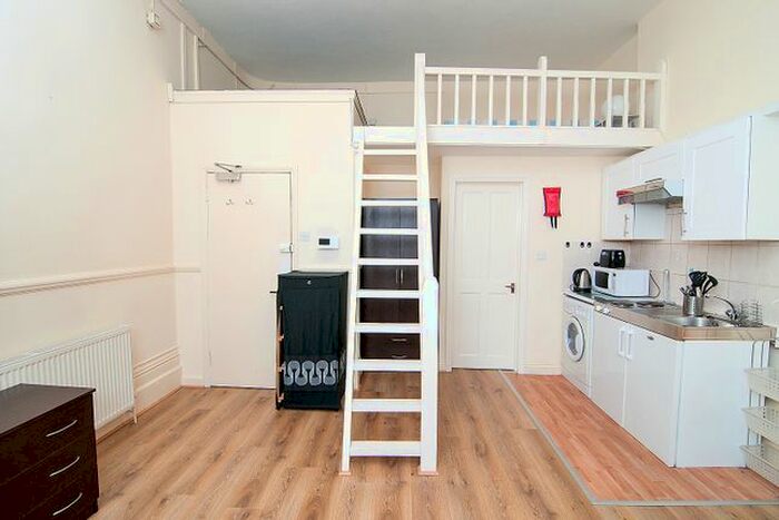 Studio To Rent In Cromwell Road, Earls Court, London, SW5