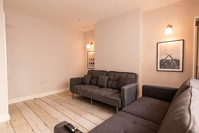 5 Bedroom Property To Rent In Gladstone Terrace, Lancaster, LA1