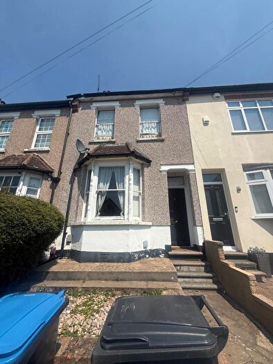 4 Bedroom Terraced House To Rent In Smeaton Road, Chigwell, Essex, IG8