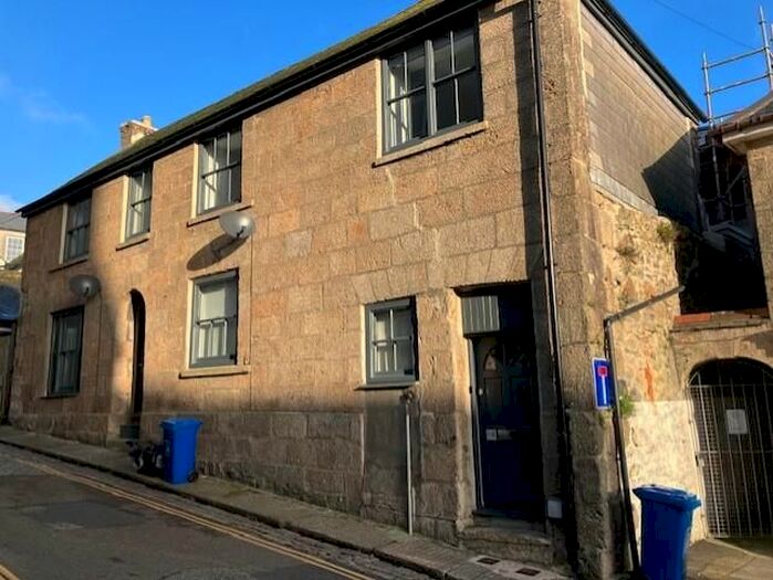 2 Bedroom Property To Rent In New Street, Penzance, TR18