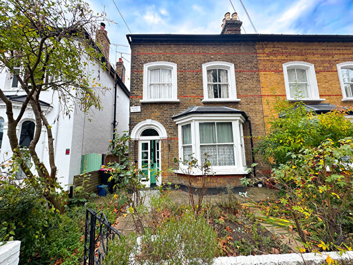 4 Bedroom Semi-Detached House For Sale In Cambridge Road, Southend-on-Sea, SS1