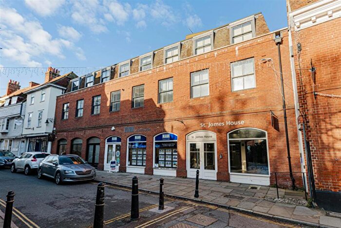 2 Bedroom Flat For Sale In Castle Street, Canterbury, CT1