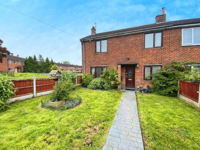 3 Bedroom End Of Terrace House For Sale In Cefndre, Wrexham, LL13