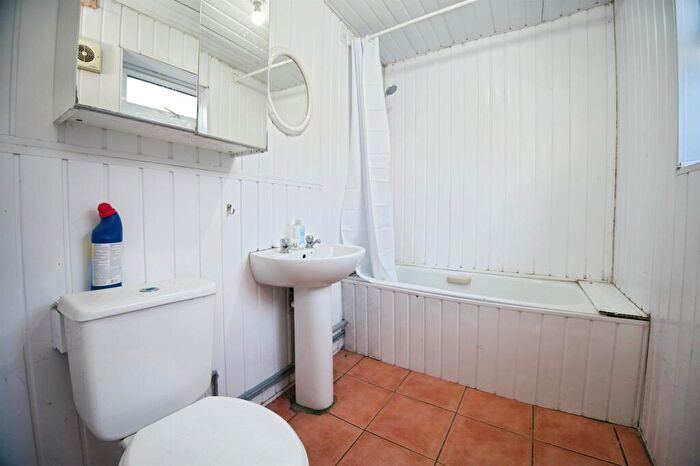 4 Bedroom Terraced House For Sale In King Street, Pontypridd, CF37