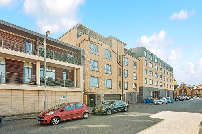 2 Bedroom Flat To Rent In Barrland Street, Glasgow, G41