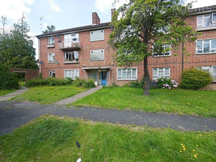 2 Bedroom Flat To Rent In Milman Close, Pinner, HA5