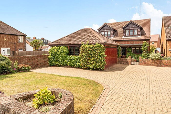 4 Bedroom Detached House For Sale In Greenfield Road, Westoning, MK45