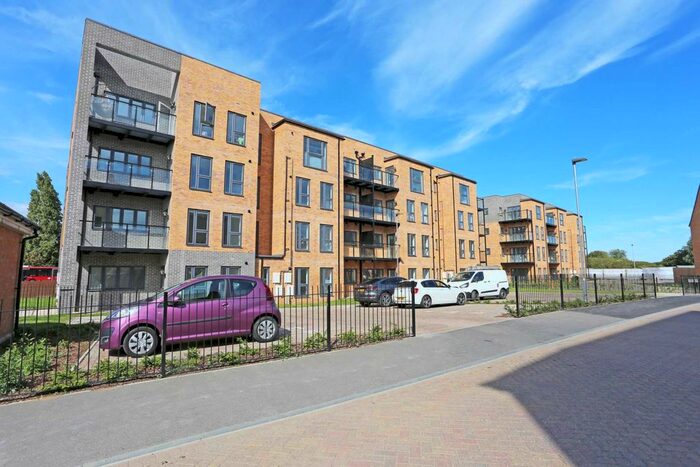 2 Bedroom Flat To Rent In Saddler House, Sparrow Street, Rainham, RM13