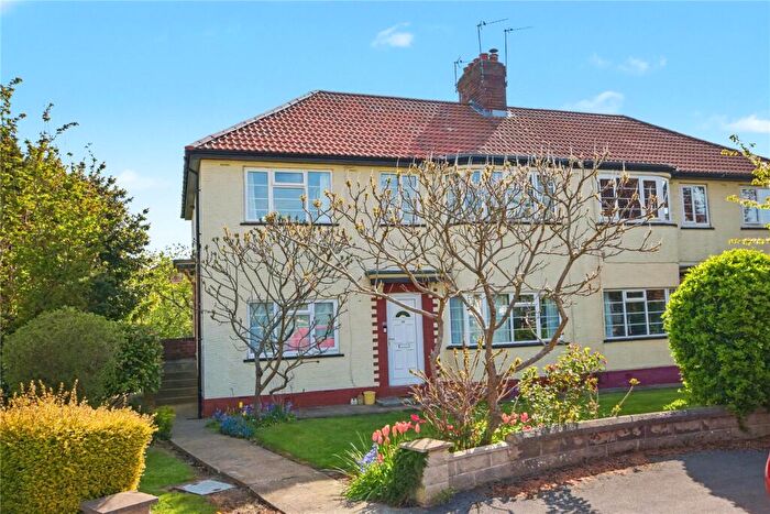 2 Bedroom Apartment For Sale In Redesdale Gardens, Adel, Leeds., LS16