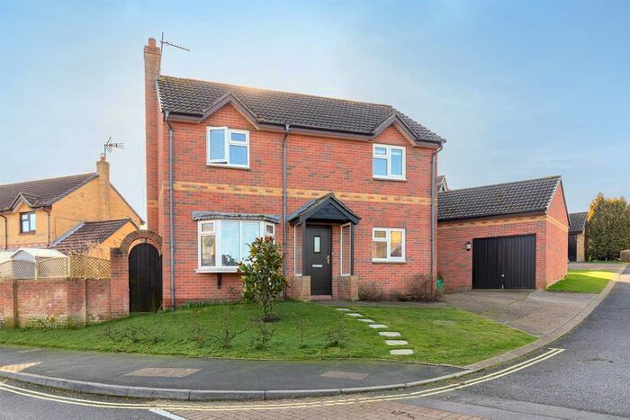 3 Bedroom Property To Rent In Goldcrest Close, Newport, PO30
