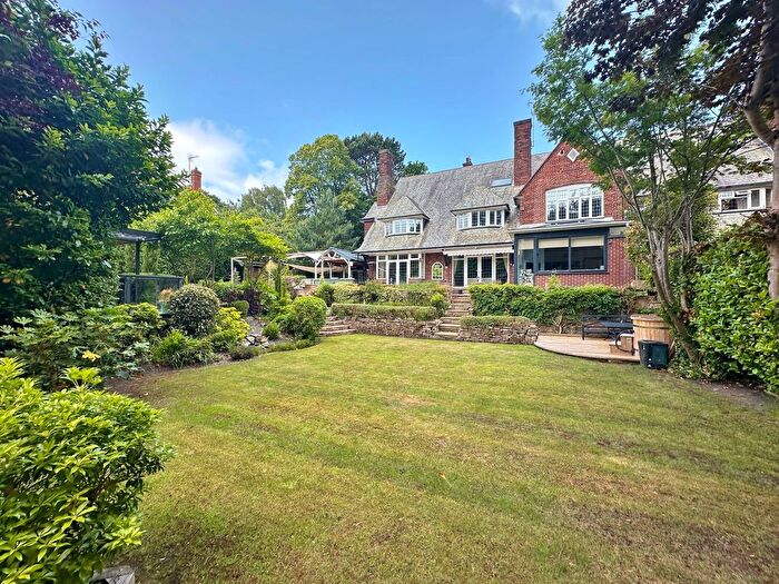 5 Bedroom Property For Sale In Noctorum Lane, Prenton, CH43