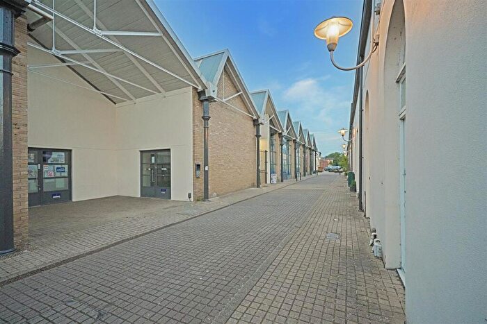 1 Bedroom Maisonette To Rent In Island Centre Way, Enfield, EN3