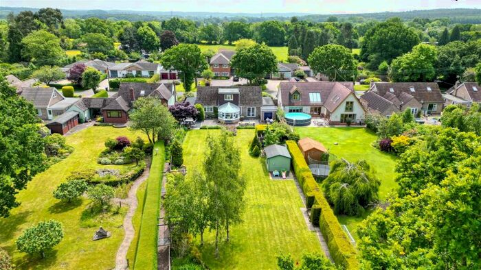 4 Bedroom Detached Bungalow For Sale In Perrymill Lane, Sambourne, Redditch, B96