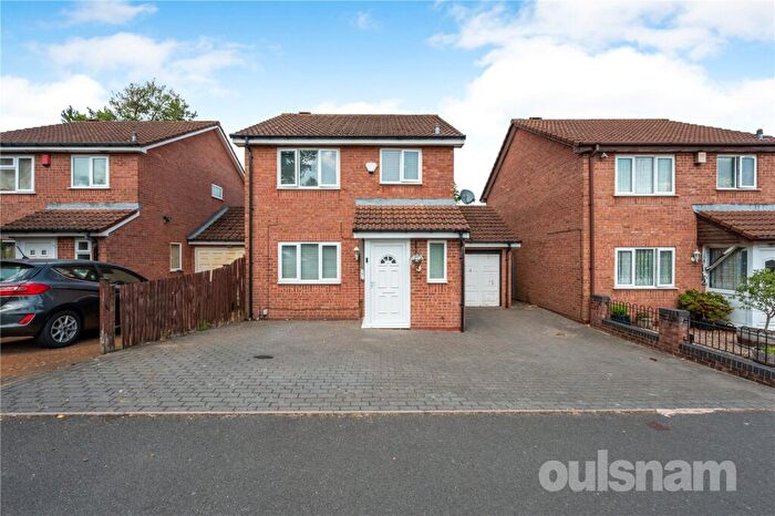 3 Bedroom Detached House For Sale In The Fordrough, Northfield, Birmingham, West Midlands, B31