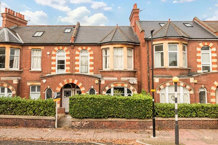 2 Bedroom Flat For Sale In Emmanuel Road, Balham, SW12