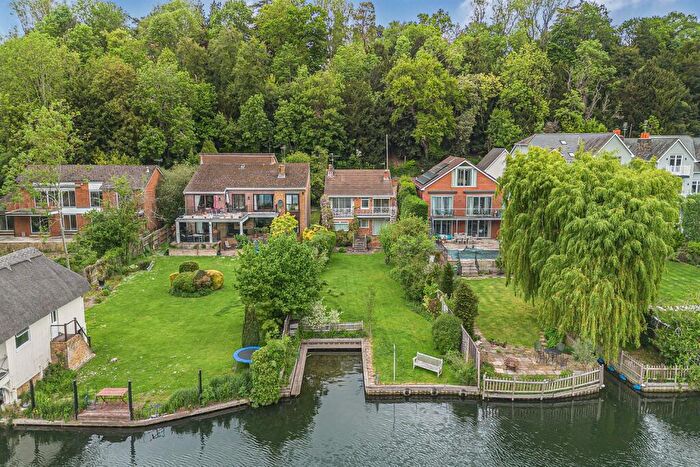 4 Bedroom Detached House For Sale In The Warren, Caversham, Reading, RG4