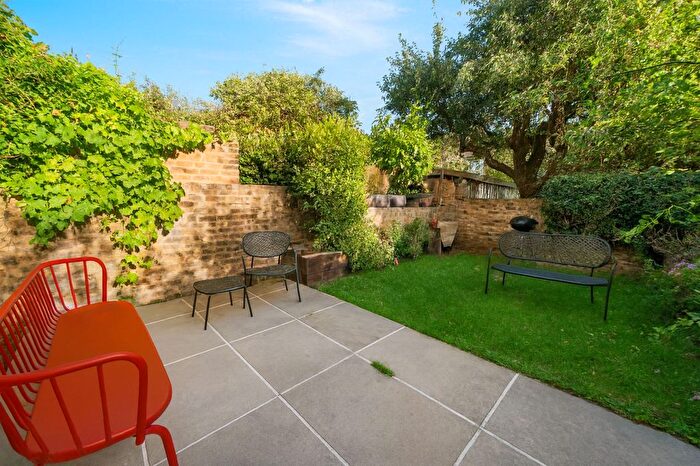 4 Bedroom Property To Rent In Leighton Gardens, London, NW10