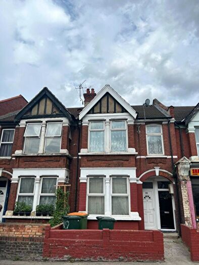 3 Bedroom Apartment To Rent In Green Street, Upton Park, London, E13