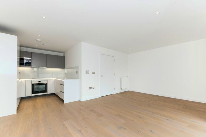 2 Bedroom Flat To Rent In Singapore Road, London, W13