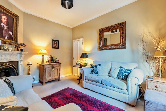 1 Bedroom Flat To Rent In Devon Mansions, Tooley Street, SE1