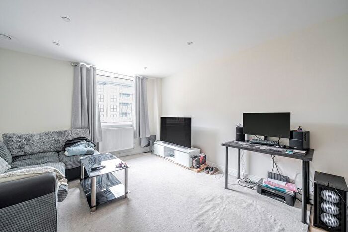 1 Bedroom Flat For Sale In Chrysler House, Welwyn Garden City, Hertfordshire, AL7