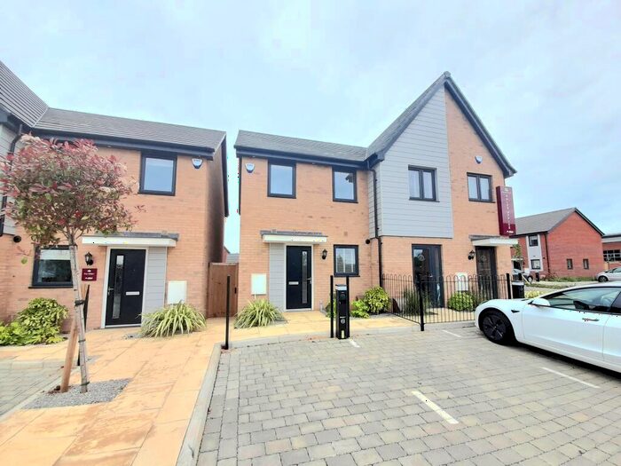 2 Bedroom Semi-Detached House To Rent In Bengrove, Wolverton Mill, MK12