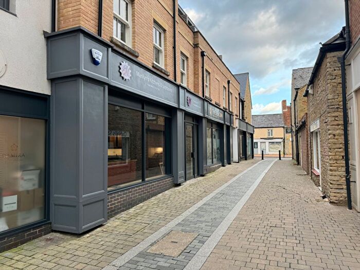 3 Bedroom Flat To Rent In Wesley Lane, Bicester, OX26