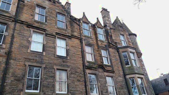 5 Bedroom Flat To Rent In Argyle Park Terrace, Edinburgh, EH9
