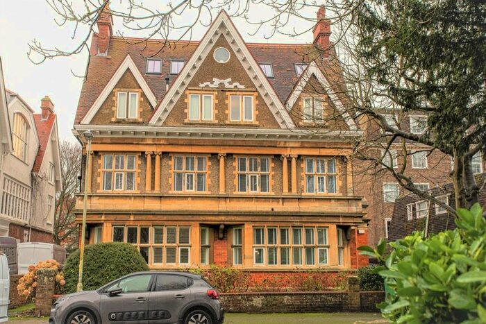 2 Bedroom Flat To Rent In Grimston Gardens, Folkestone, Kent, CT20