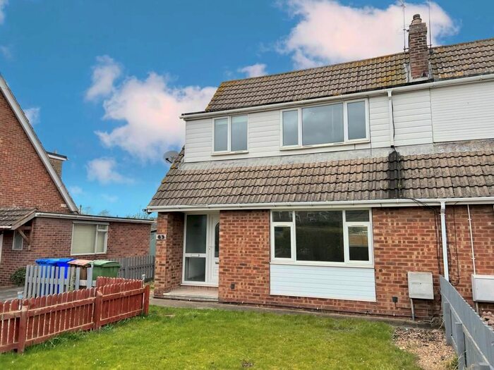 3 Bedroom Semi-Detached House To Rent In High Stile, Leven, HU17