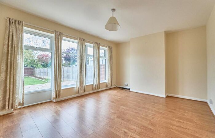 2 Bedroom Bungalow To Rent In Sharpless Road, Burbage, LE10