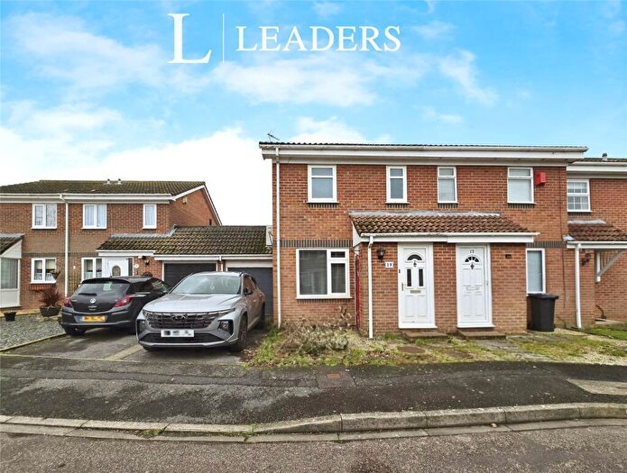 2 Bedroom Semi Detached House For Sale In Heather Close, Gosport, Hampshire, PO13