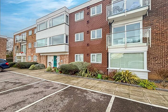 1 Bedroom Flat For Sale In Waters Edge, Shorefield Road, Westcliff-on-Sea, SS0