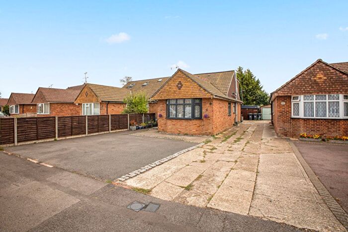 5 Bedroom Bungalow For Sale In Jacobs Well, Guildford, Surrey, GU4