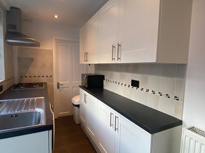 3 Bedroom Terraced House To Rent In Chelmsford St // Bed // Sept, LN5